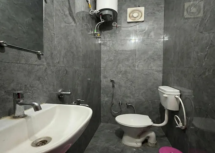Hotel Vijay Palace- Near Ram Mandir Ayodhya