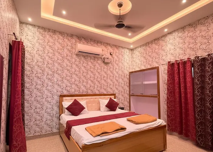Hotel Vijay Palace- Near Ram Mandir Ayodhya