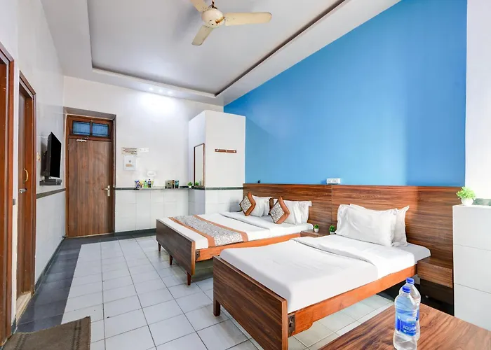 New Royal Hotel Just Near Old Delhi Railway Station And Chandni Chowk