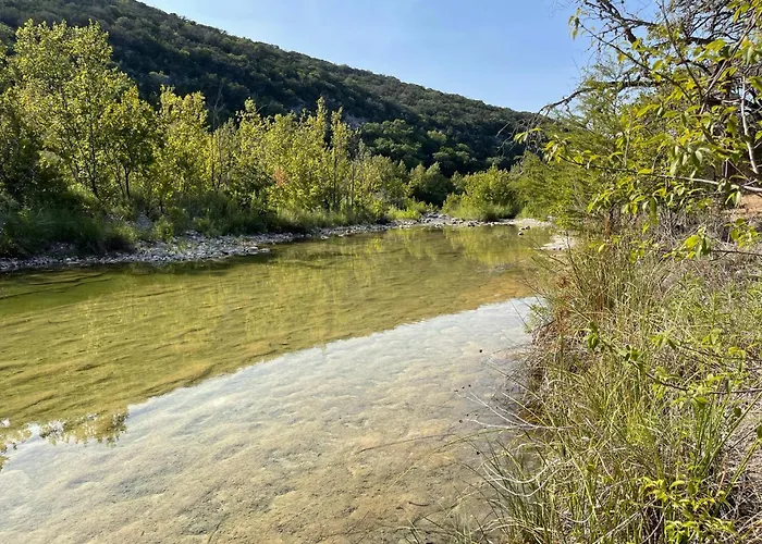 Roadrunner Canyon Ranch Leakey