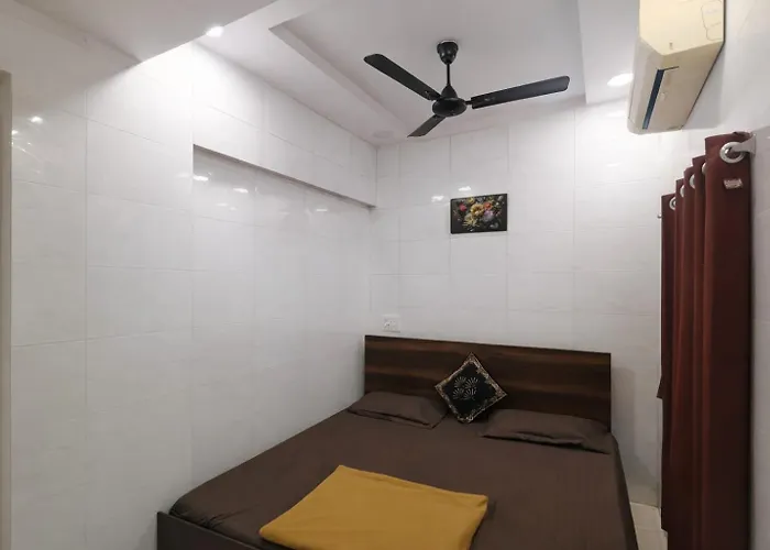 Patel'S Guest House Surat