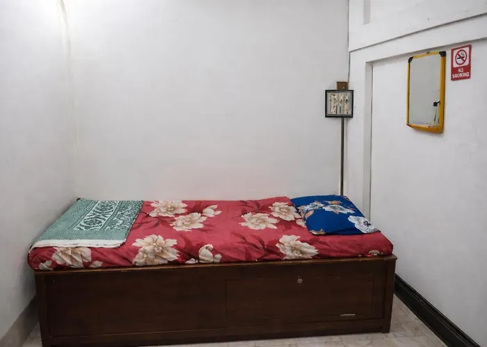 Patel'S Guest House Surat