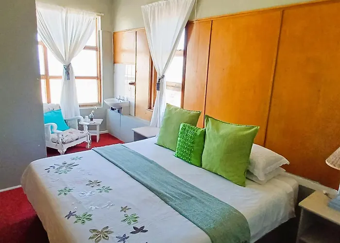 Oceanic Flashpackers Accommodation East London