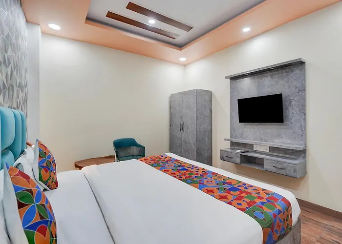 Fabhotel Raas Plaza Kanpur