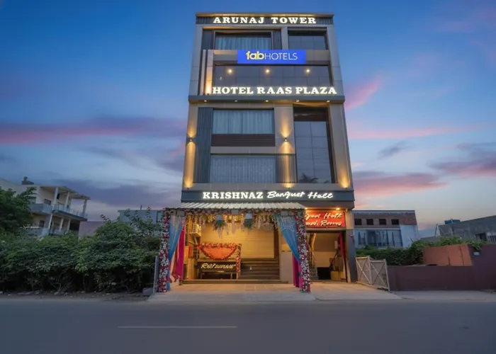 Fabhotel Raas Plaza Kanpur