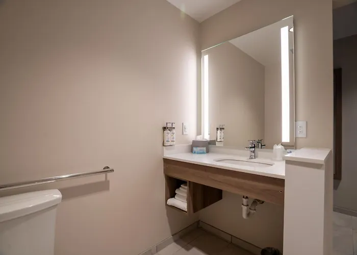 Holiday Inn Express & Suites Murfreesboro West By Ihg