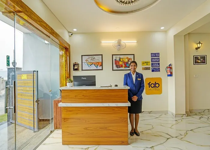 Fabhotel The Viraaj - Gaur City Mall Noida