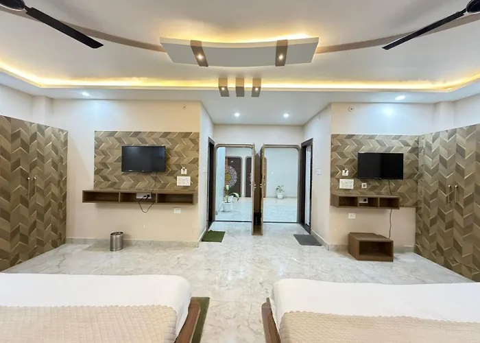 Hotel The Pushpraj Varanasi