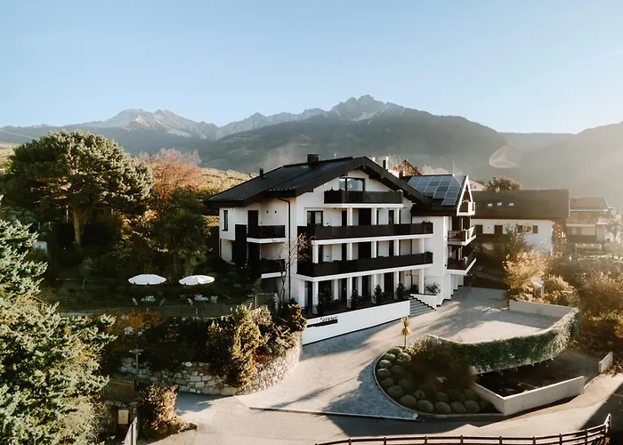 Stricker Aparthotel Dorf Tirol