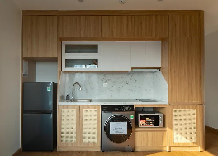 Moonlit Suites Hotel By Luxe Paradise Hanoi