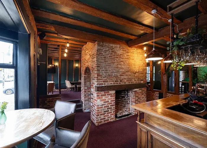 The Limes Bar And Hotel Needham Market