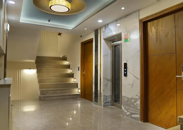 Hotel Mountain Bliss, Near New Delhi & Connaught Place