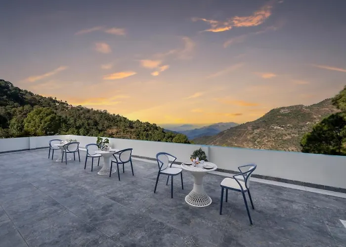 Whispering Woods Homestay Kasauli !!