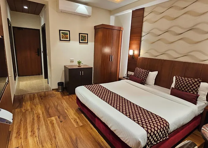 Hotel Tirupati Plaza Kota 