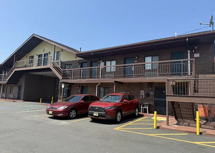 Linden Motor Inn
