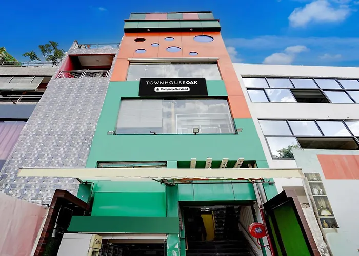 Super Townhouse Oak Prayagraj Allahabad University - Railway Junction Formerly Ballians