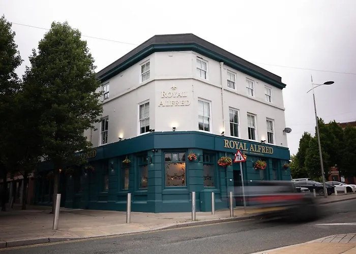 The Royal Alfred - Opposite Central Train Station St Helens 