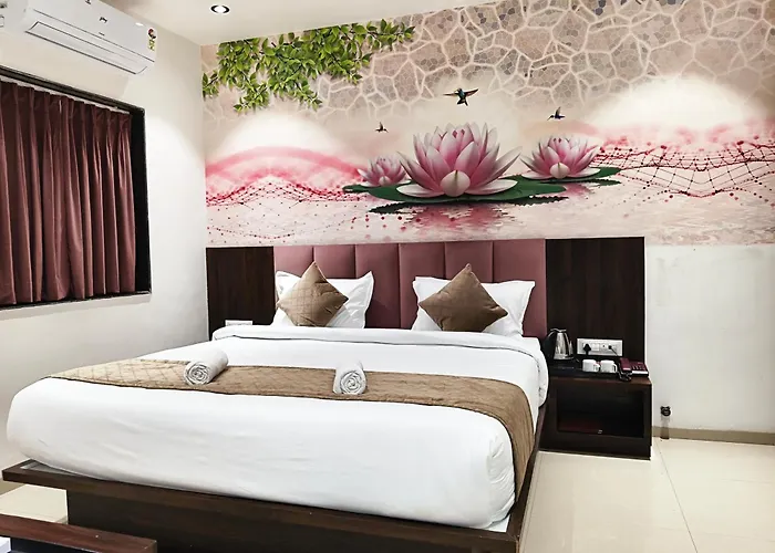 Kings Executive And Restaurant Hotel Tuljapur