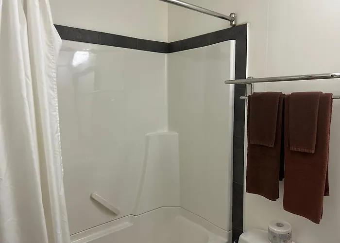 Northern Lights Inn & Suites Valleyview