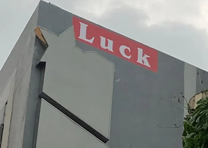 Luck Hotel Huai Khwang Mrt Ratchada Bangkok