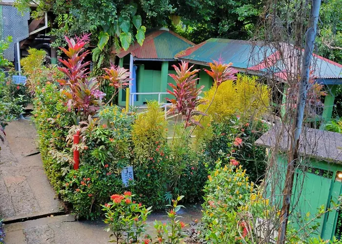 Tia'S Bamboo Cottages Restaurant, Bar & Sulphur Spa Roseau