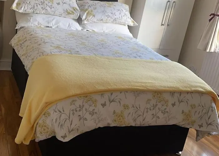 The Wheelwright Arms Bed & Breakfast Luton 