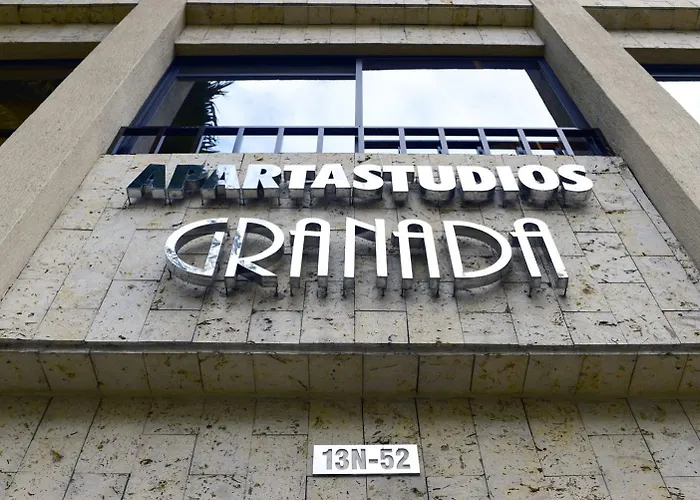 Apartaestudios Granada Cali