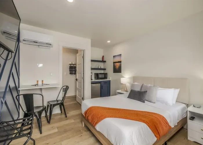 The Flats- Studio #6- Modern Downtown Stay Coeur d'Alene
