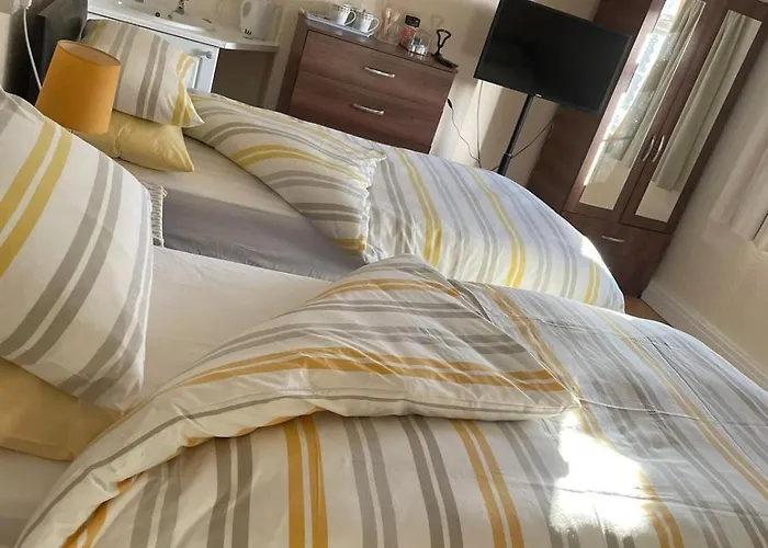 The Wheelwright Arms Bed & Breakfast Luton 