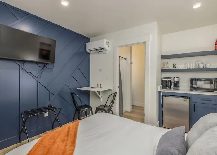 The Flats- Studio #6- Modern Downtown Stay Coeur d'Alene