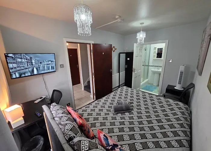 Fenia Estate Hotel Barking 