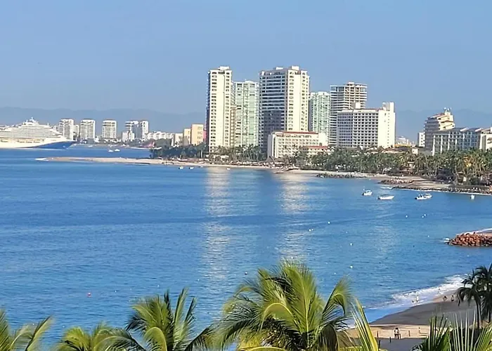 Beachfront Harbor 171 Condo Ocean View Pool, Gym WiFi Puerto Vallarta