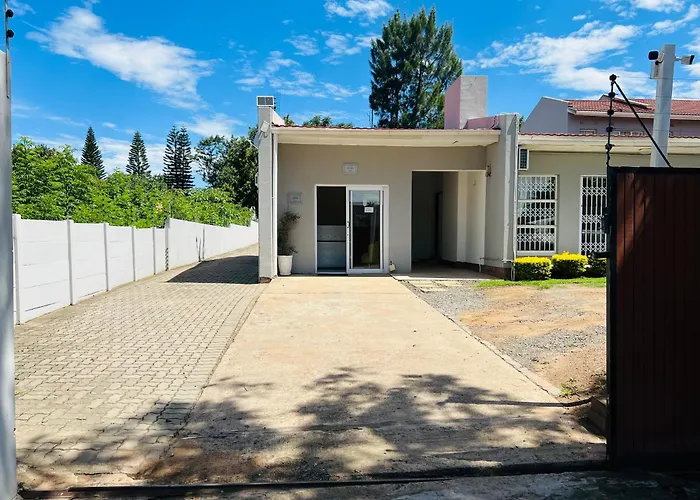Umsobomvu Guest House Mthatha