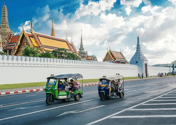 Shade House Bangkok Oldtown Hotel