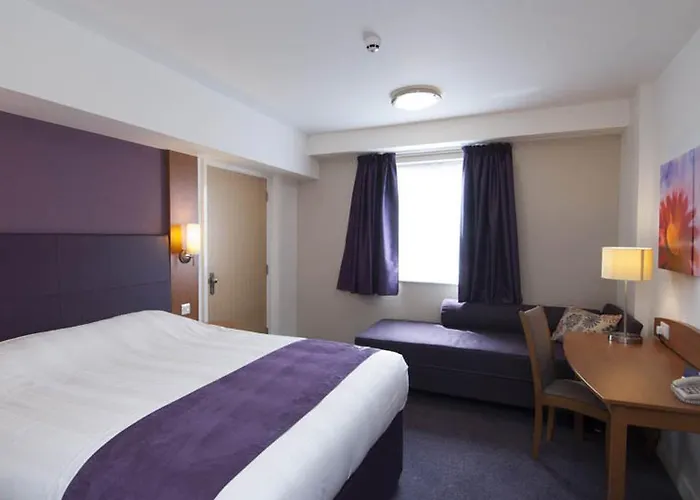 Premier Inn Woking West - A324