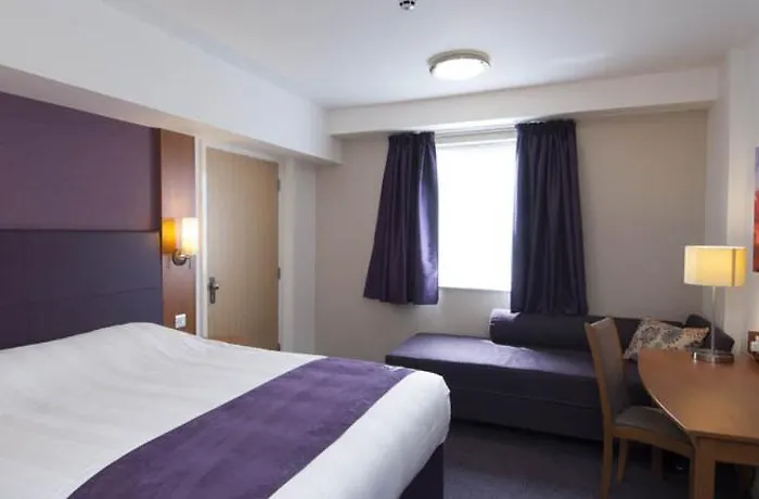 Premier Inn Wolverhampton - North