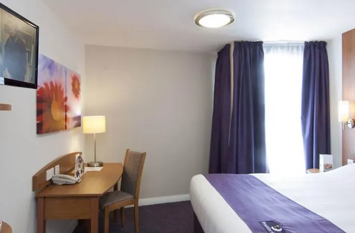 Premier Inn Wolverhampton - North