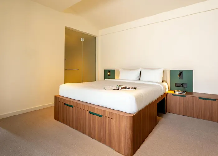 Weave Suites - Midtown Singapore