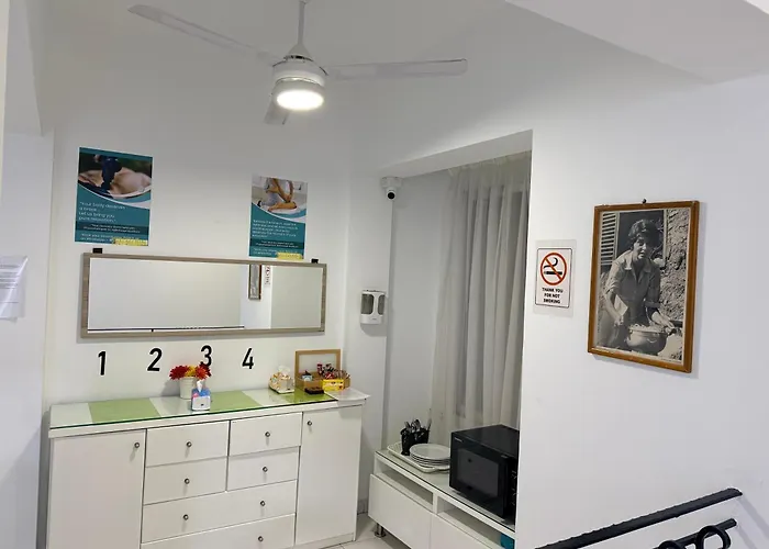 Aden Beach - Sea View Room With Beach Access In Villa Hurgada
