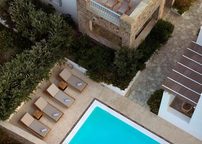 Manesis Suites Pollonia