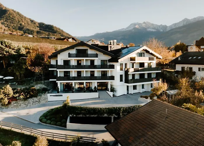 Stricker Aparthotel Dorf Tirol