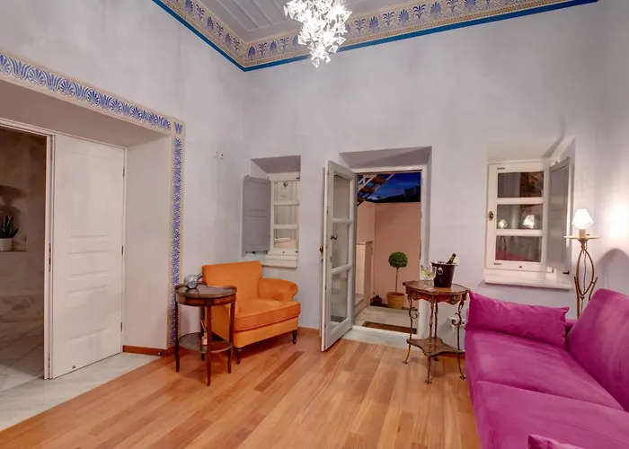 Villa Selena - 1830S Art-House Suites In Vaporia, 50M From Asteria Beach Ermoupoli
