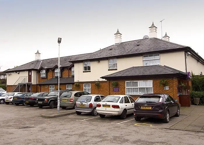 Premier Inn Chester Central - North