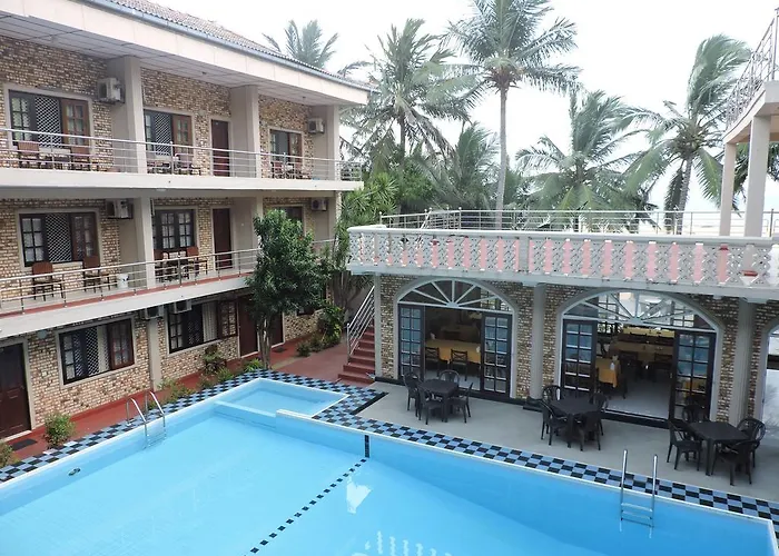 Oasis Beach Resort Negombo