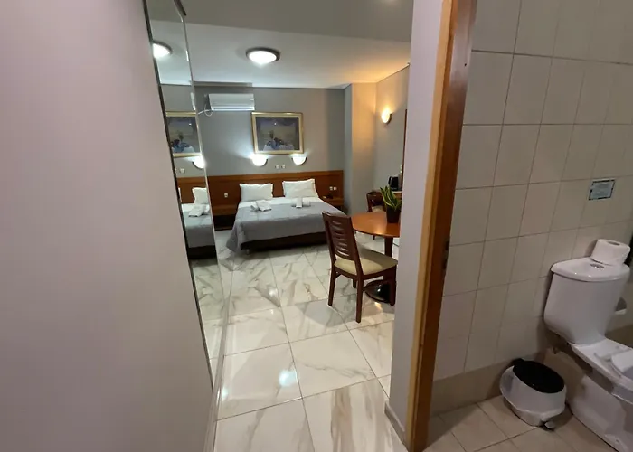 Piraeus Acropole Hotel