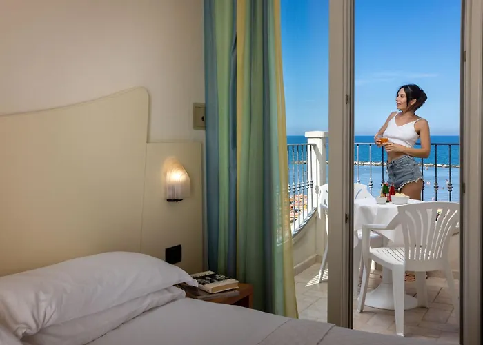 Hotel Zeus Rímini