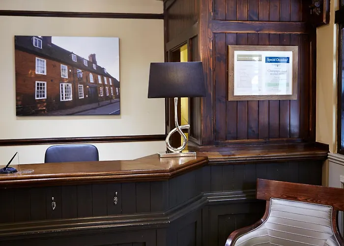 Saracens Head Hotel By Greene King Inns Towcester