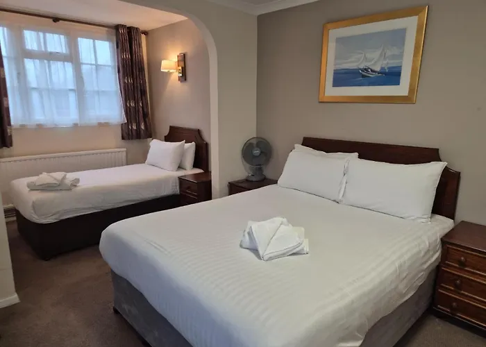 Warren Lodge Shepperton