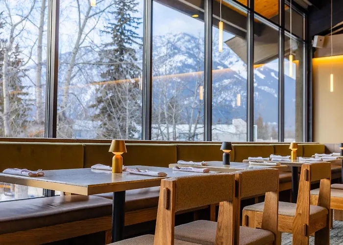 Banff Park Lodge