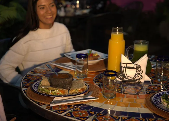 Meson De Leyendas Breakfast & Downtown Valle de Bravo